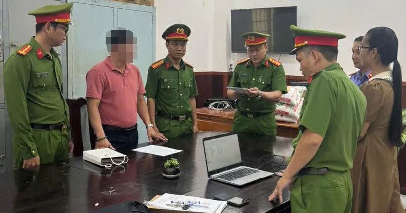 Bắt tạm giam nhân viên ngân hàng lừa đảo hơn 73 tỷ đồng bằng chiêu đáo hạn - Ảnh 1.