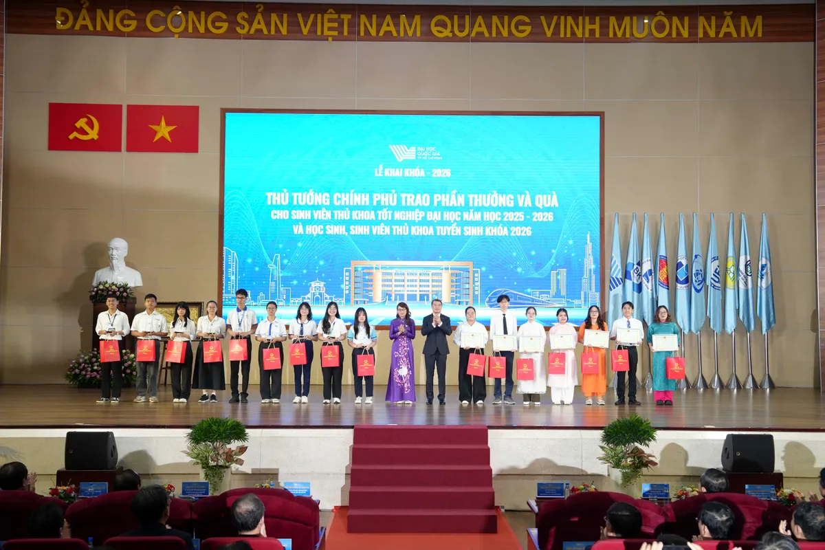 Thủ tướng L&ecirc; Minh Hưng dự Lễ khai kh&oacute;a Đại học Quốc gia TP Hồ Ch&iacute; Minh- Ảnh 5.
