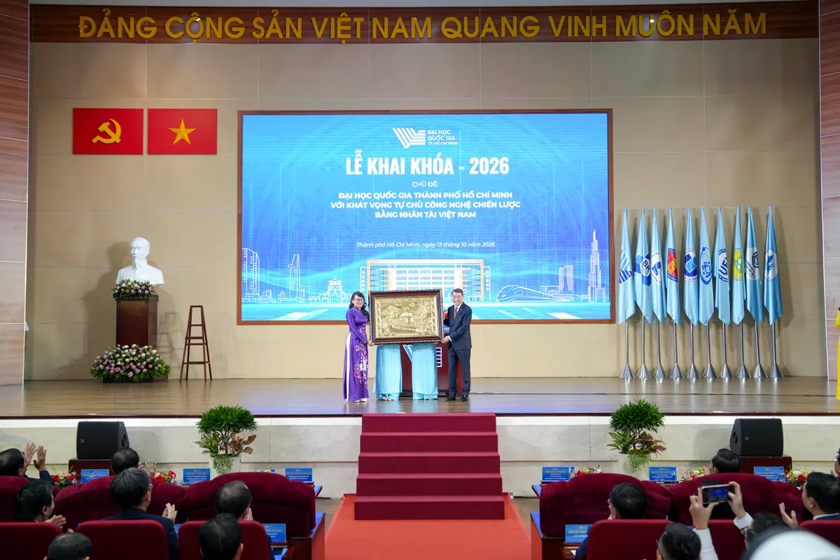 Thủ tướng L&ecirc; Minh Hưng dự Lễ khai kh&oacute;a Đại học Quốc gia TP Hồ Ch&iacute; Minh- Ảnh 3.