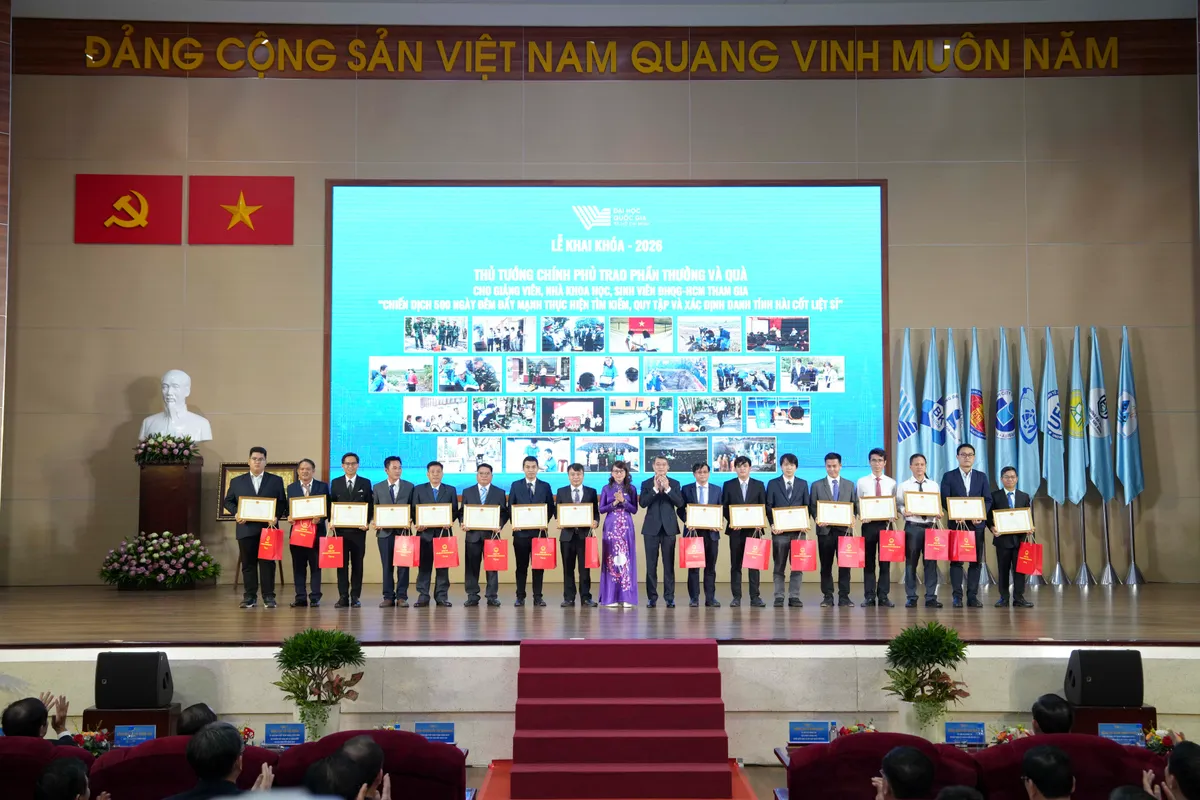 Thủ tướng L&ecirc; Minh Hưng dự Lễ khai kh&oacute;a Đại học Quốc gia TP Hồ Ch&iacute; Minh- Ảnh 4.