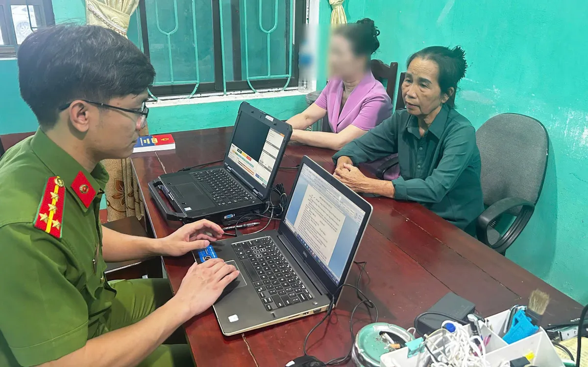 Hoàng Thị Vui tại cơ quan công an. Ảnh: CAPT