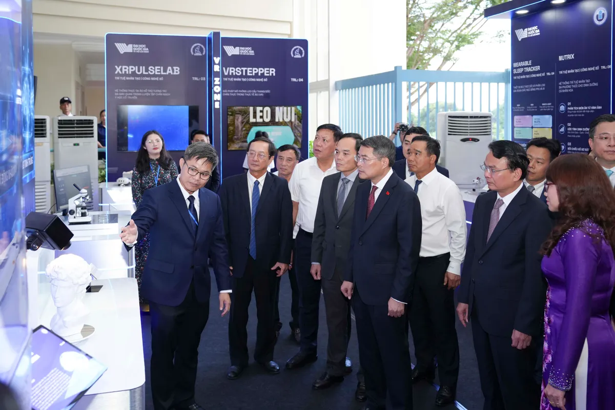 Thủ tướng L&ecirc; Minh Hưng dự Lễ khai kh&oacute;a Đại học Quốc gia TP Hồ Ch&iacute; Minh- Ảnh 7.