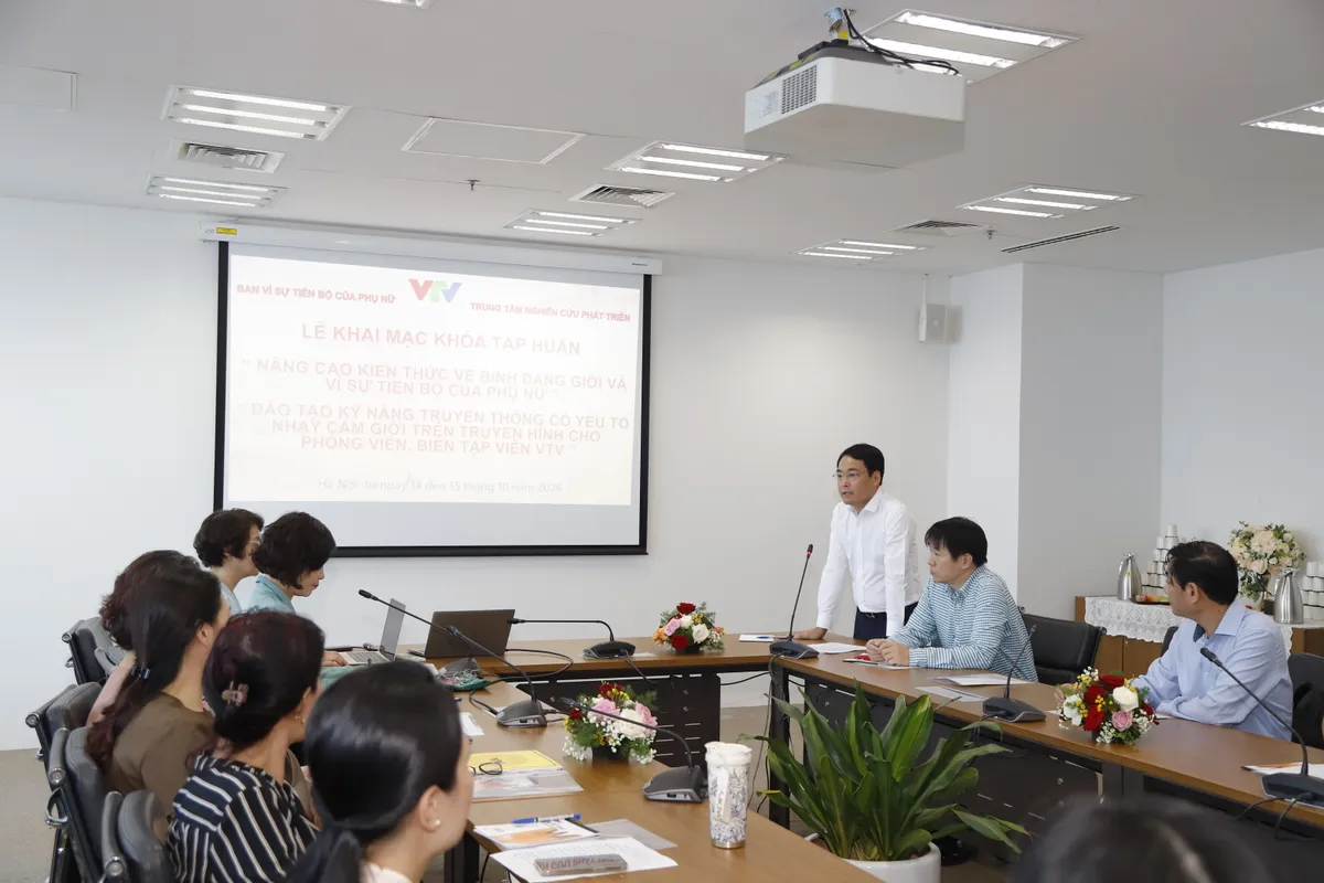 Khai mạc kh&oacute;a Tập huấn &ldquo;N&acirc;ng cao kiến thức về b&igrave;nh đẳng giới v&agrave; v&igrave; sự tiến bộ của phụ nữ&rdquo; - Ảnh 1.