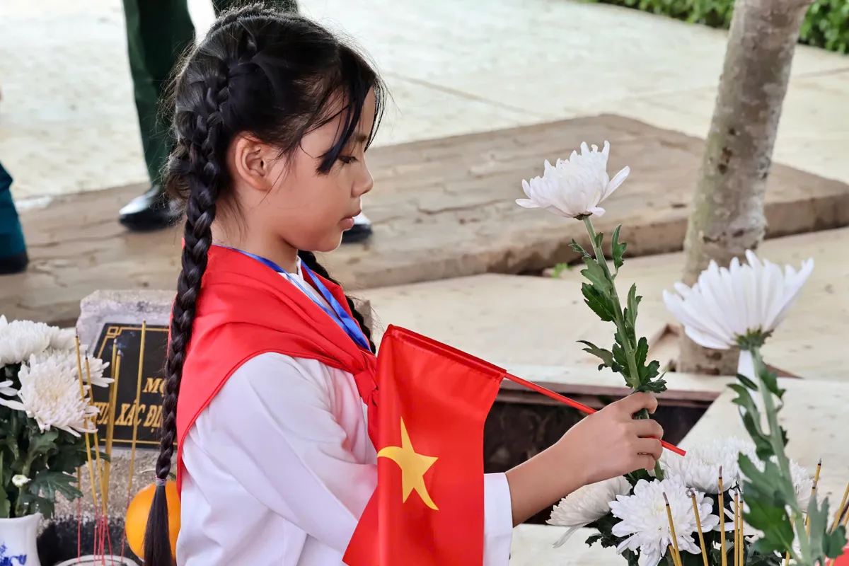 An táng 731 hài cốt liệt sĩ tại Nghĩa trang liệt sĩ TP Hồ Chí Minh- Ảnh 6.