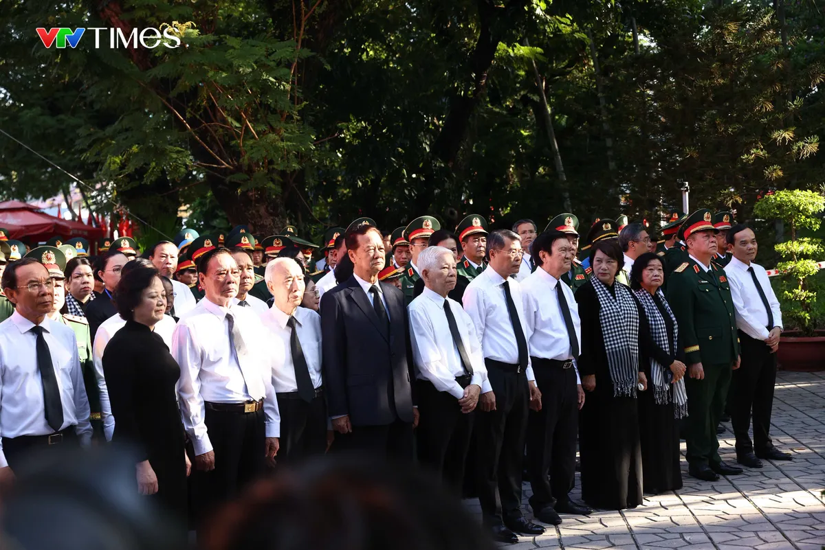 Trang trọng Lễ viếng, truy điệu 731 hài cốt liệt sĩ được tìm kiếm, quy tập tại Công viên Lê Thị Riêng - Ảnh 1.