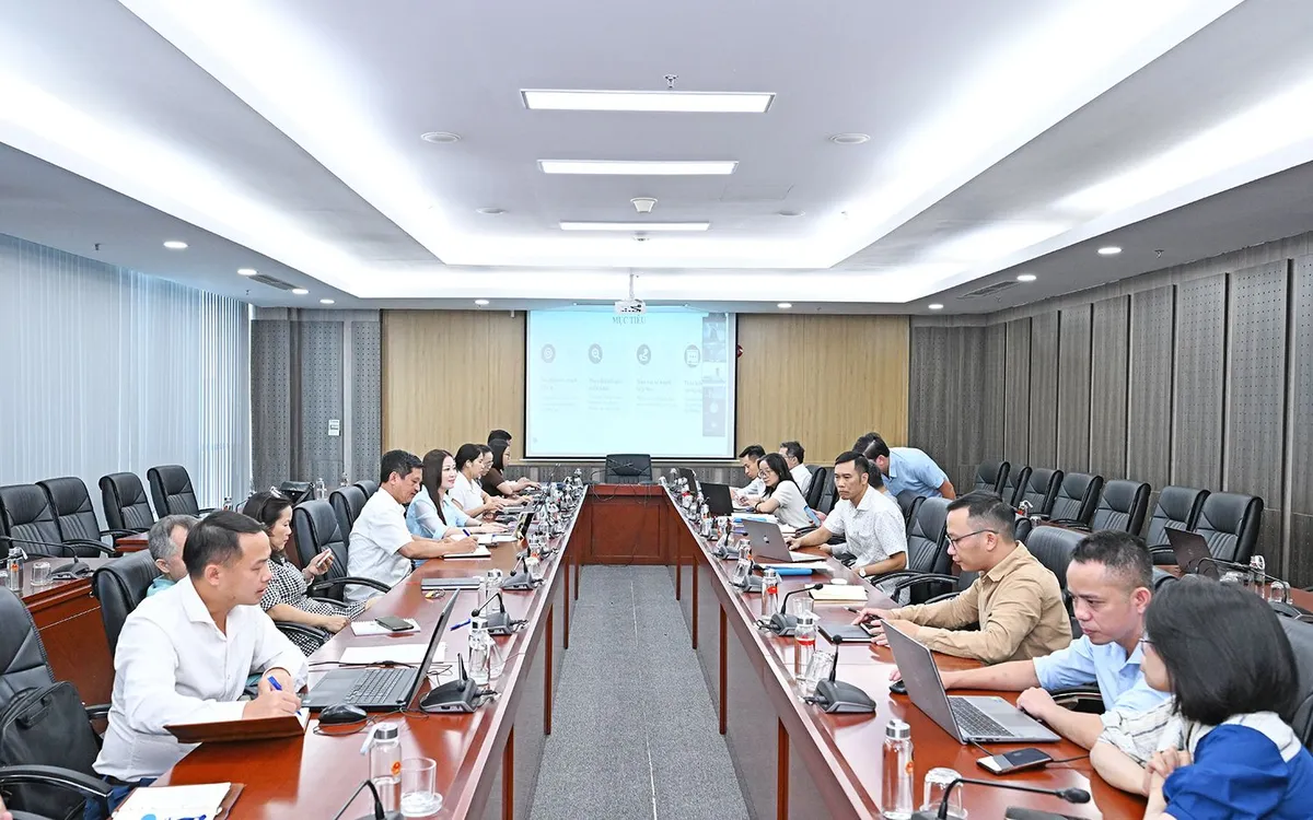 Quang cảnh các đại biểu dự Hội nghị trực tuyến tại điểm cầu trụ sở Bộ Dân tộc và Tôn giáo