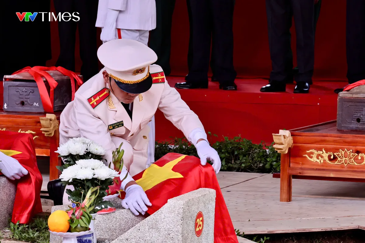 An táng 731 hài cốt liệt sĩ tại Nghĩa trang liệt sĩ TP Hồ Chí Minh - Ảnh 4.