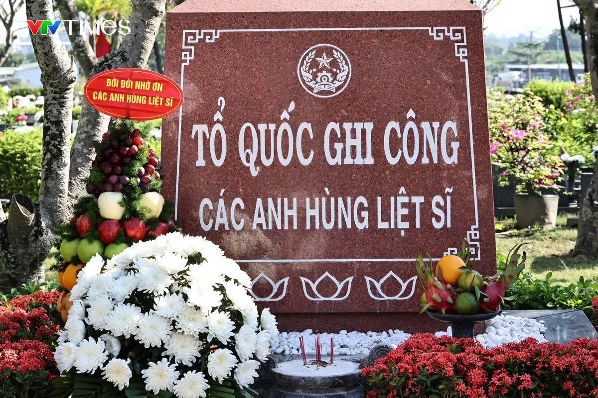 Trang trọng Lễ viếng, truy điệu 731 hài cốt liệt sĩ được tìm kiếm, quy tập tại Công viên Lê Thị Riêng - Ảnh 6.