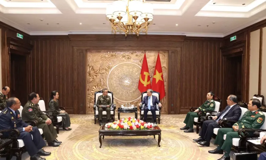 Tổng B&iacute; thư, Chủ tịch nước T&ocirc; L&acirc;m tiếp Bộ trưởng Quốc ph&ograve;ng L&agrave;o - Ảnh 2.