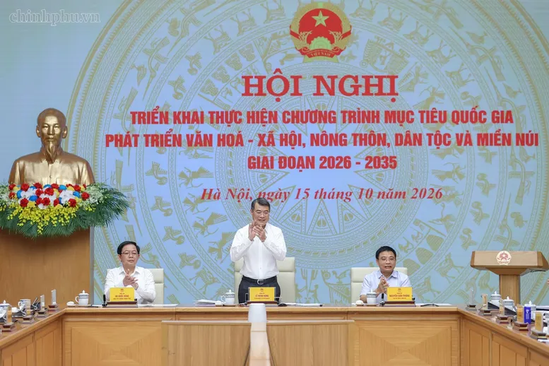 Thủ tướng chủ trì Hội nghị triển khai Chương trình mục tiêu quốc gia phát triển VH-XH, nông thôn, dân tộc miền núi - Ảnh 1.