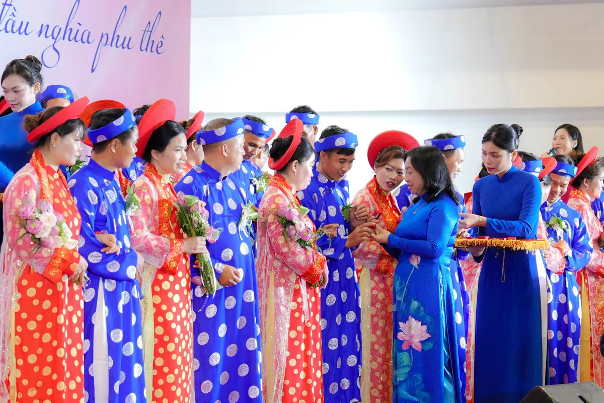 TP Hồ Chí Minh tổ chức lễ cưới tập thể cho 52 cặp đôi - Ảnh 8.