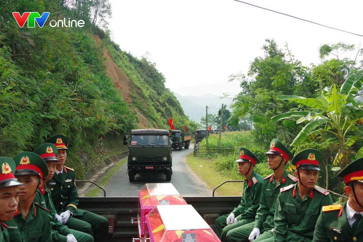 Xúc động ngày tiễn biệt 93 liệt sĩ tại Nghĩa trang Vị Xuyên- Ảnh 2.