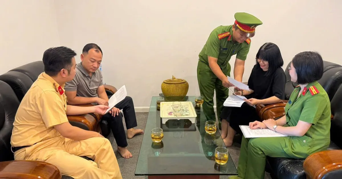 Hà Nội: CSGT phối hợp Công an xã "đến từng ngõ, gõ từng nhà" làm sạch dữ liệu phương tiện - Ảnh 4.
