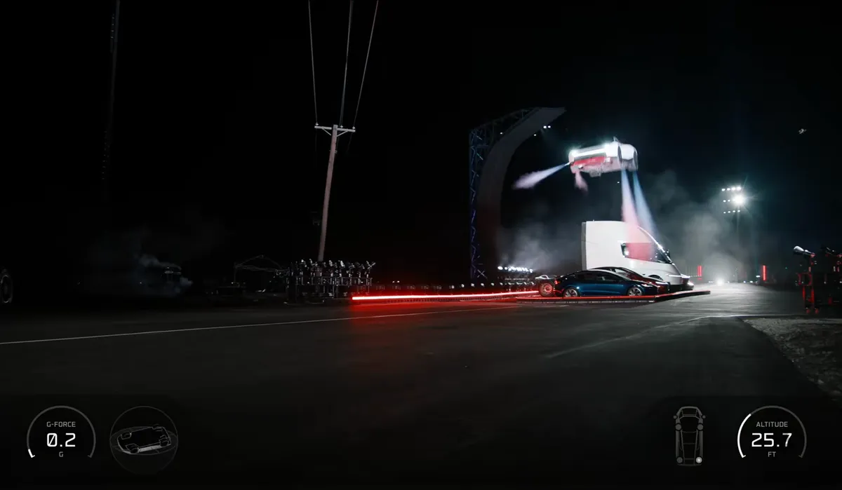 Tesla tr&igrave;nh diễn si&ecirc;u xe điện c&oacute; khả năng bay - Ảnh 3.