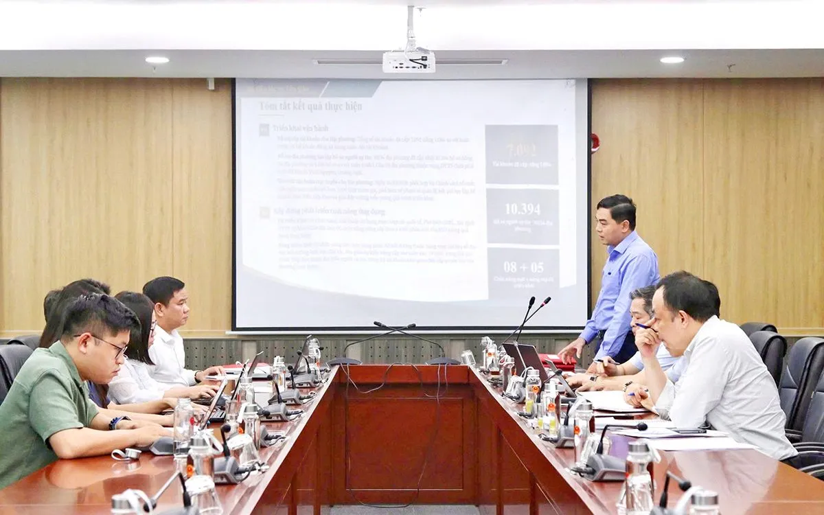 Thứ trưởng Thường trực Bộ Dân tộc và Tôn giáo Nguyễn Hoài Anh phát biểu chỉ đạo tại cuộc họp