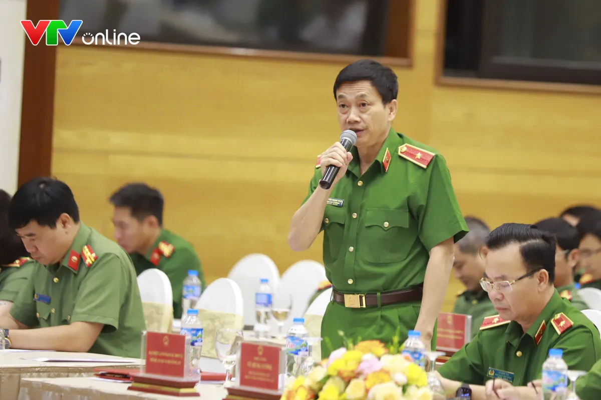 Bộ Công an đối thoại với nông dân: Đưa chuyển đổi số đến gần hơn với người dân nông thôn - Ảnh 10.