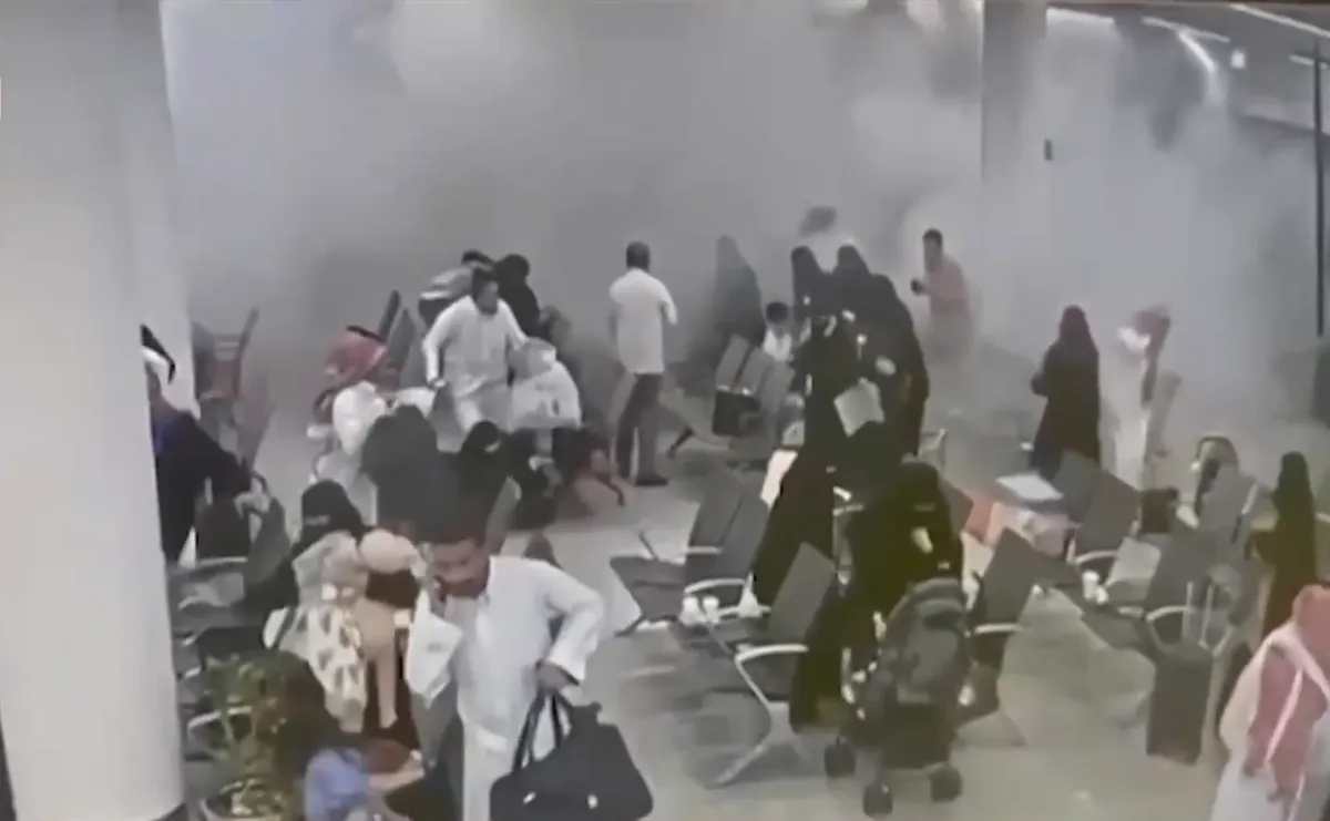 Houthi tiếp tục cảnh báo du khách tránh sân bay Saudi Arabia- Ảnh 1.