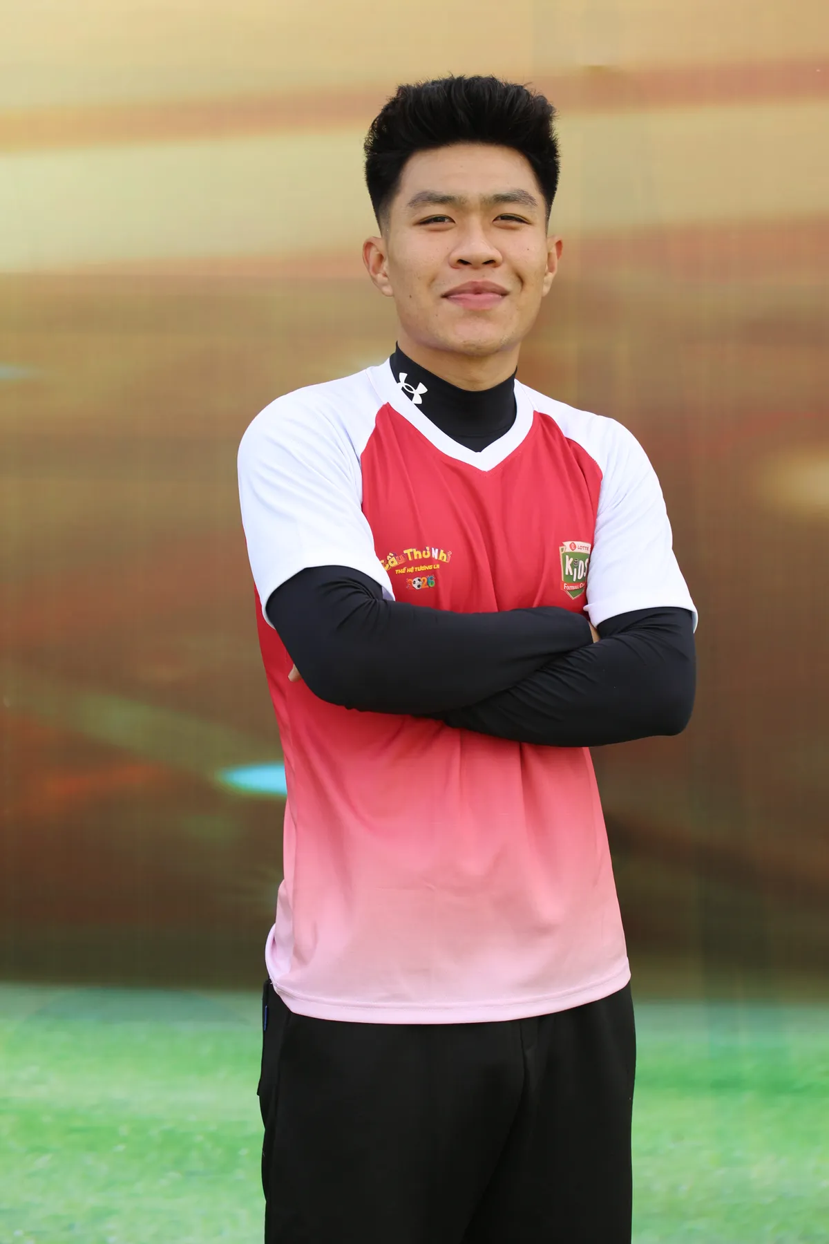 Cầu thủ Lý Đức trở lại làm HLV khách mời “Cầu thủ nhí 2026”, Top 16 bước vào chặng đua “sinh tồn”- Ảnh 1.