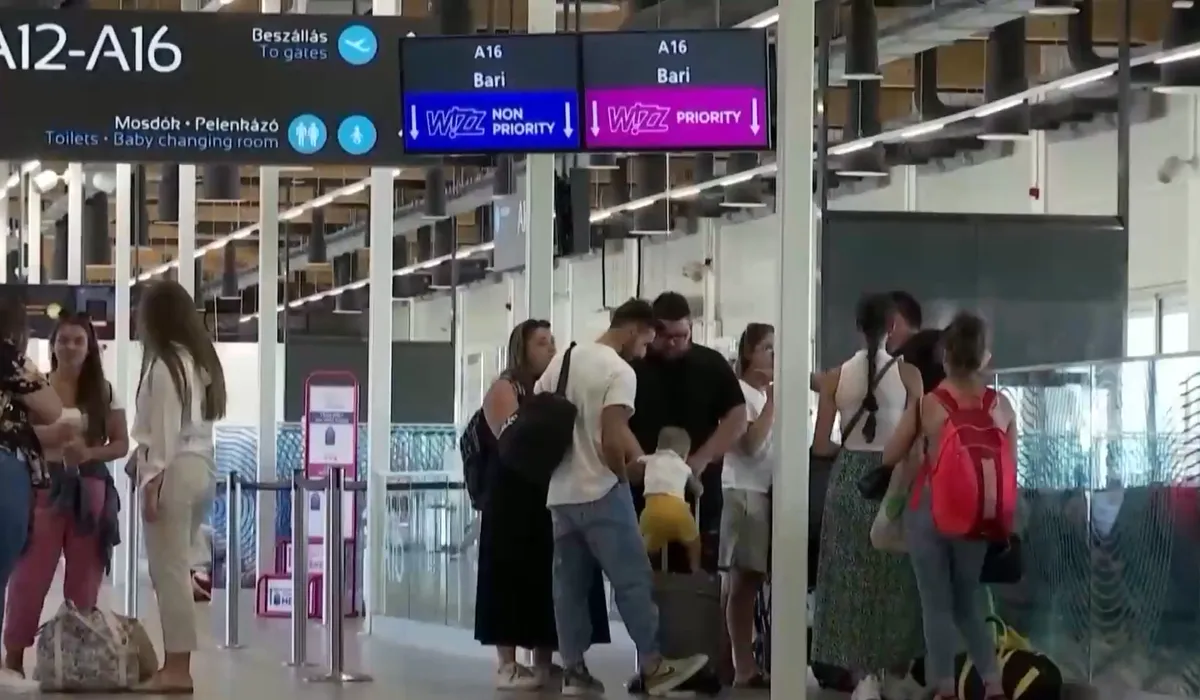 Hàng không Italy gián đoạn do sự cố truyền dữ liệu- Ảnh 1.