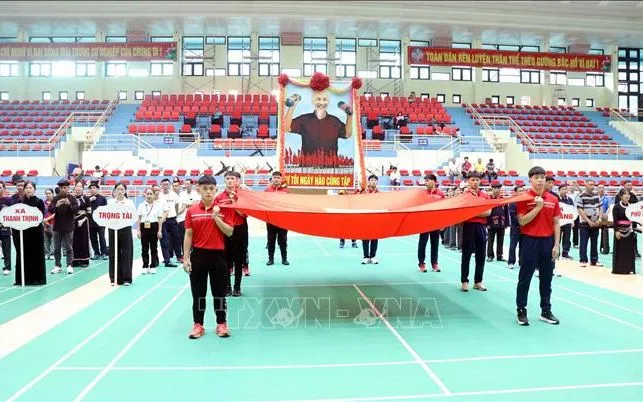 Quang cảnh khai mạc ngày hội.