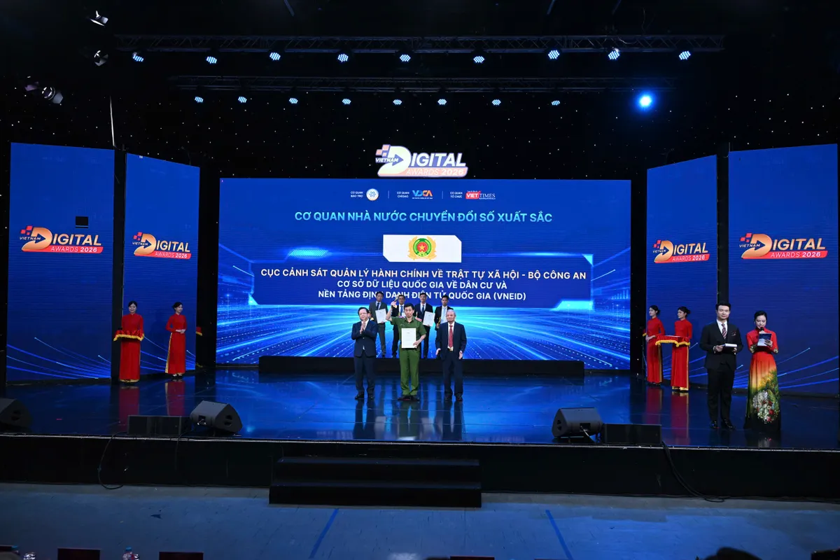 Phát triển công dân số: Hơn 86,4 triệu tài khoản định danh điện tử được cấp - Ảnh 2.