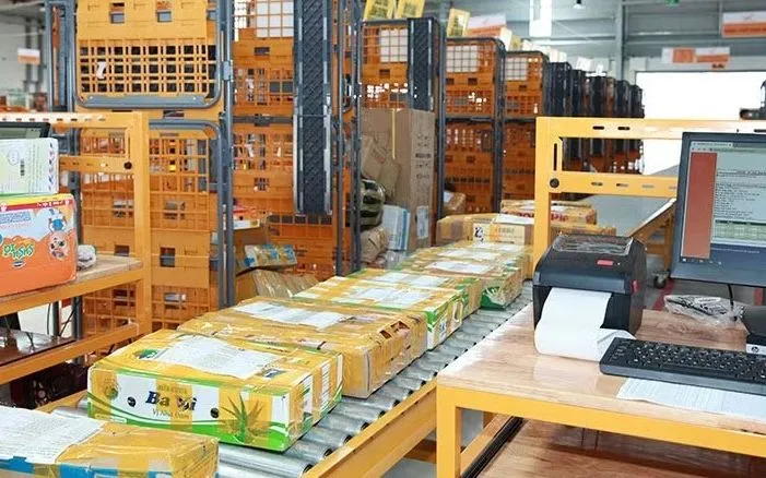 Phân loại bưu diện. Ảnh: XM