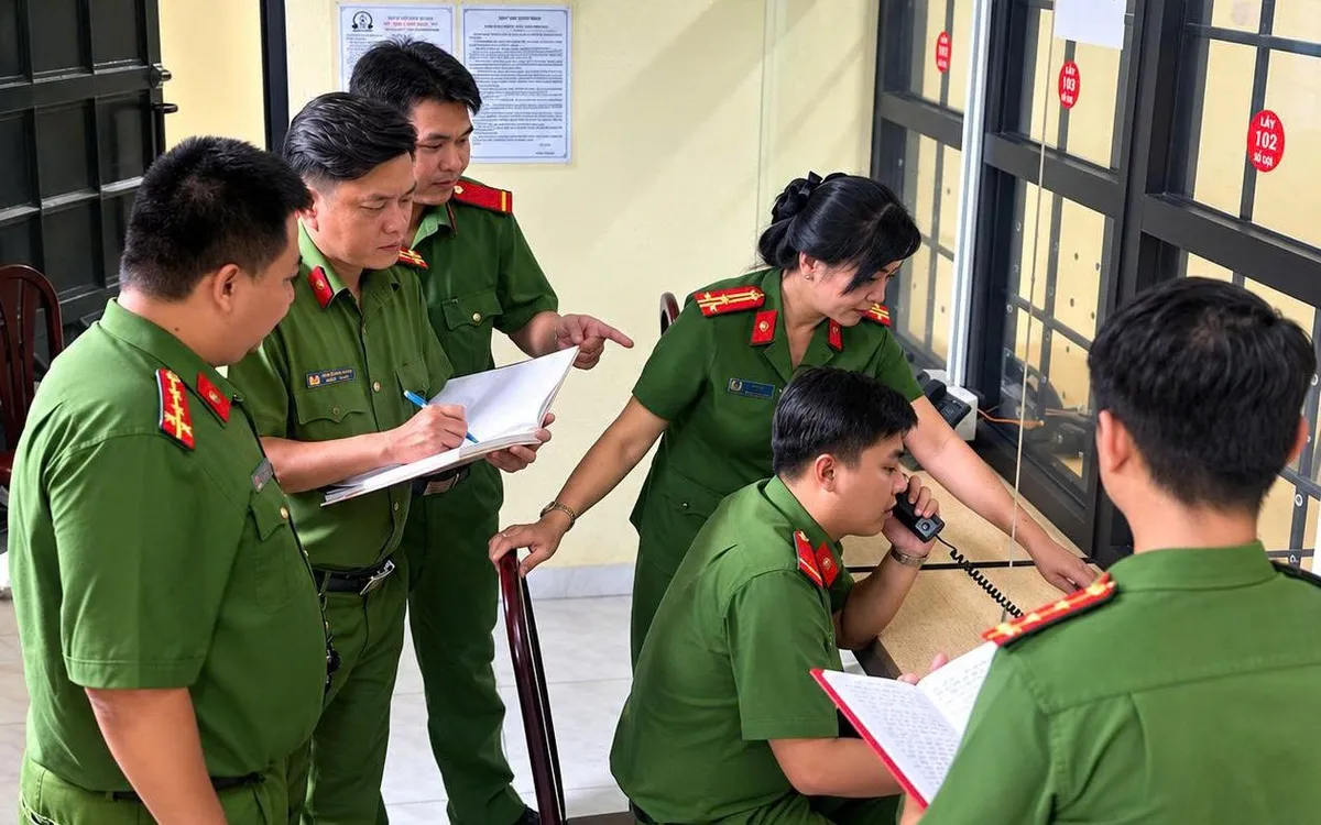 NHỮNG BÔNG HỒNG THÉP NƠI TRẠI TẠM GIAM CHÍ HÒA: KHI BẢN LĨNH ĐI CÙNG TRÁI TIM NHÂN ÁI - Ảnh 1.