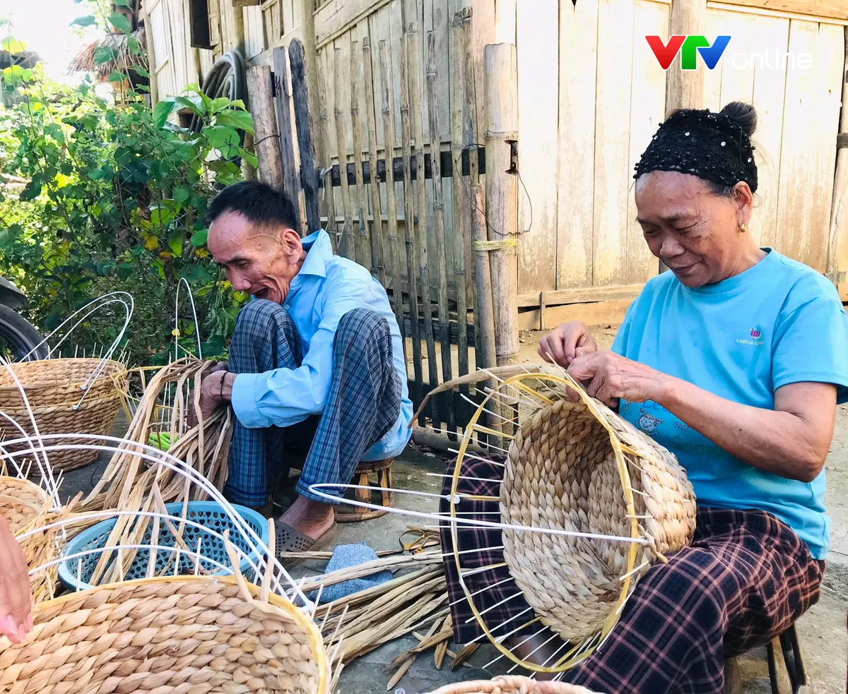 Nghề đan b&egrave;o t&acirc;y ở v&ugrave;ng cao Nghệ An&hellip; &ldquo;xuất ngoại&rdquo; - Ảnh 2.