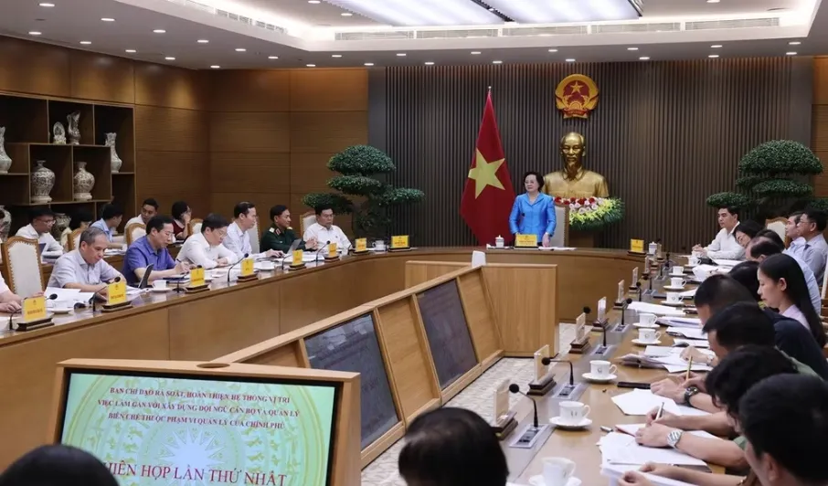 Không lấy biên chế hiện có để hợp thức hóa vị trí việc làm - Ảnh 2.