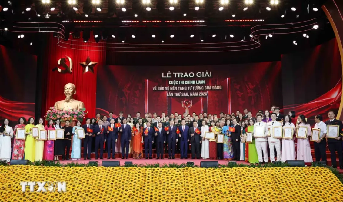 Trao giải Cuộc thi chính luận bảo vệ nền tảng tư tưởng của Đảng lần thứ 6 - Ảnh 2.