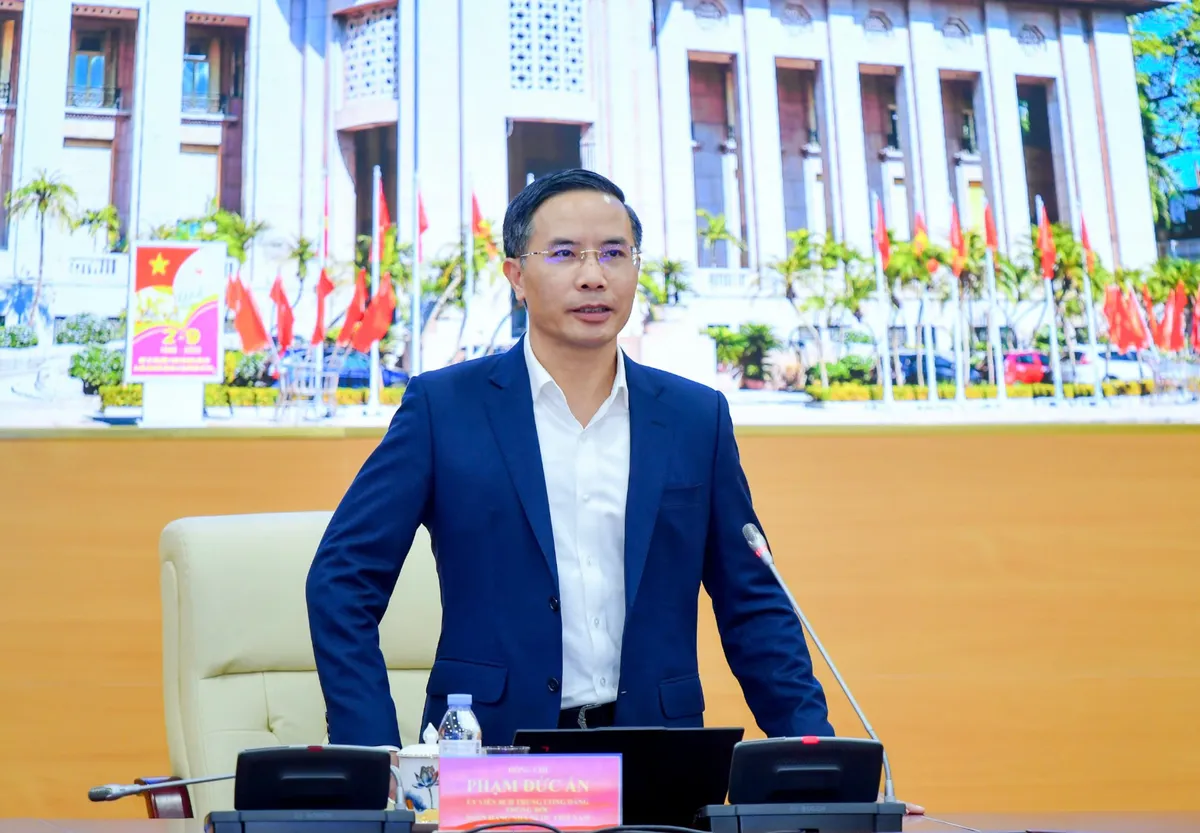 Thống đốc yêu cầu xem xét giảm lãi suất với dư nợ hiện hữu và các khoản vay mới - Ảnh 1.