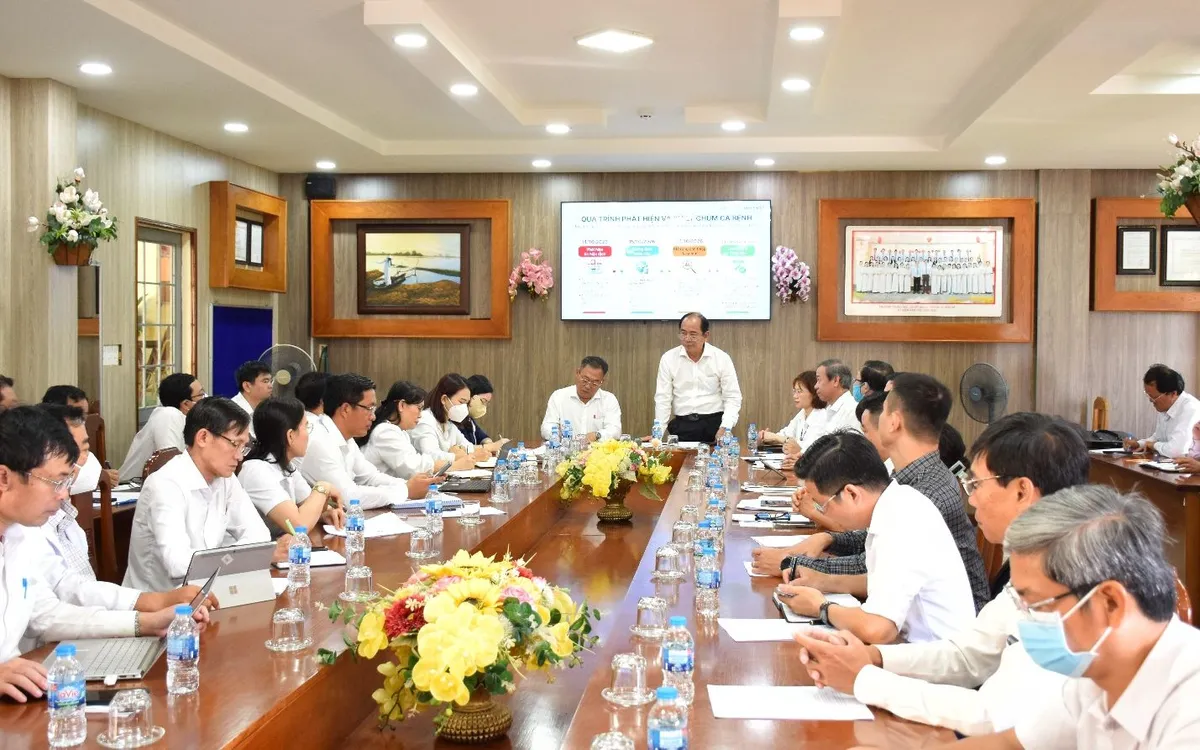Buổi làm việc về các giải pháp phòng chống chùm ca bệnh não mô cầu tại trường THCS Hai Bà Trưng. Ảnh: Sở Y tế TP Hồ Chí Minh