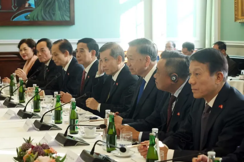Tổng Bí thư, Chủ tịch nước Tô Lâm hội kiến Chủ tịch Quốc hội Đan Mạch - Ảnh 2.