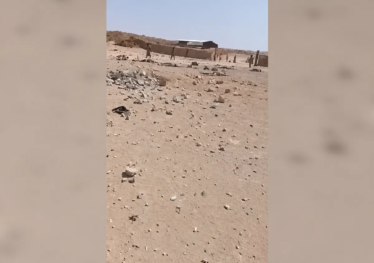 Houthi tấn công căn cứ quân sự tại Yemen - Ảnh 1.