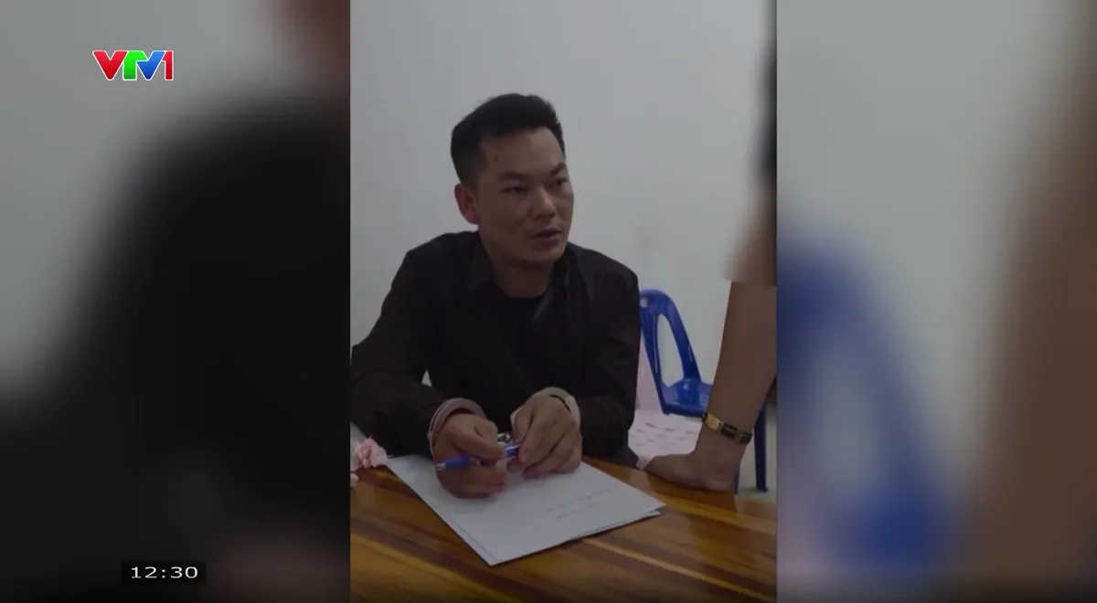 Bắt giữ đối tượng truy nã lẩn trốn tại Lào - Ảnh 1.