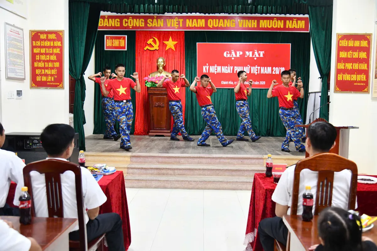 Ấm áp chương trình kỷ niệm Ngày Phụ nữ Việt Nam tại Đặc khu Trường Sa - Ảnh 6.