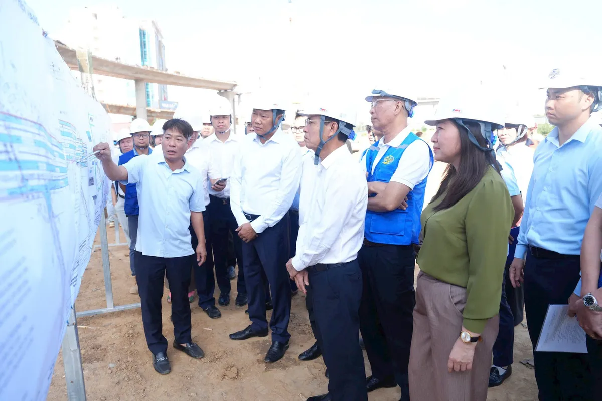 Hà Nội thúc tiến độ 3 dự án giao thông trọng điểm - Ảnh 1.