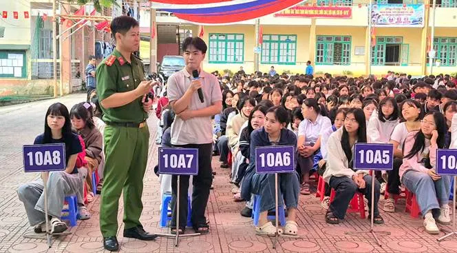 Điện Biên tăng “lá chắn” phòng, chống ma túy học đường - Ảnh 2.