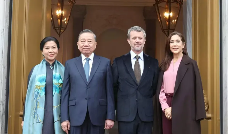 Tổng B&iacute; thư, Chủ tịch nước T&ocirc; L&acirc;m v&agrave; Phu nh&acirc;n kết th&uacute;c chuyến thăm Đan Mạch - Ảnh 2.