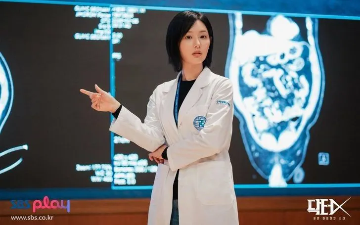 Kim Ji Won trong một cảnh phim. (Ảnh: SBS)