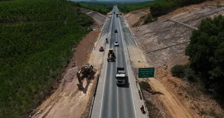 Khẩn trương điều phối nguồn vật liệu xây dựng phục vụ công trình trọng điểm - Ảnh 1.