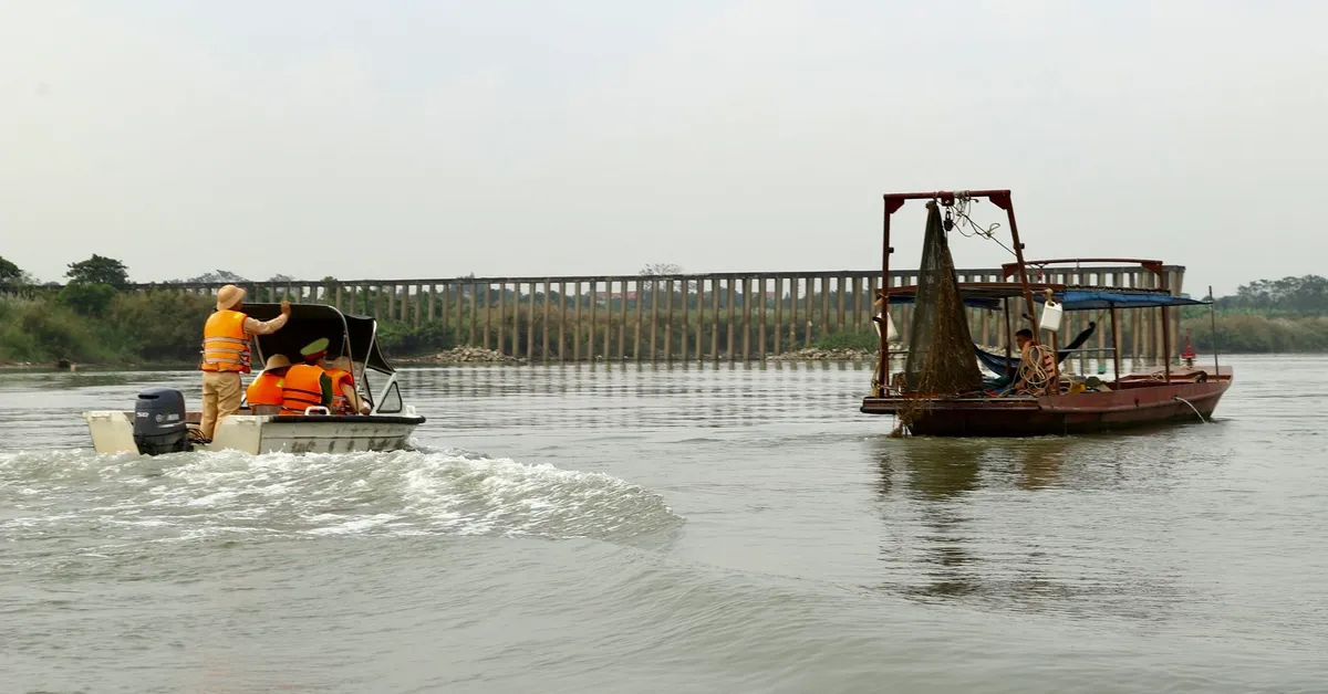 Ngăn chặn đánh bắt tận diệt trên sông Hồng: Bảo vệ nguồn lợi thủy sản và sinh kế cho người dân - Ảnh 5.