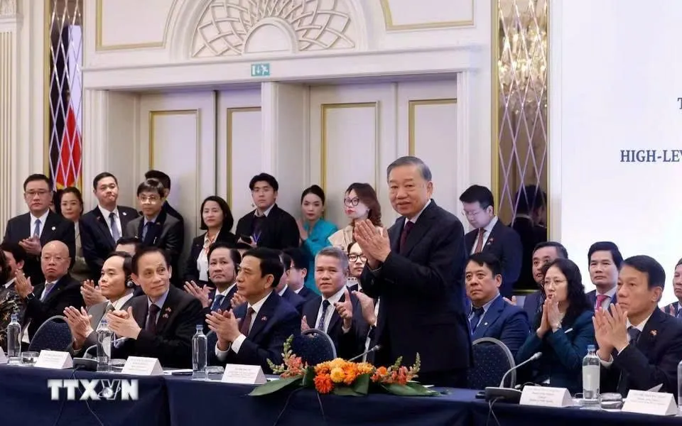 Tổng Bí thư, Chủ tịch nước Tô Lâm dự tọa đàm cấp cao với lãnh đạo doanh nghiệp tiêu biểu châu Âu và Bỉ - Ảnh: TTXVN