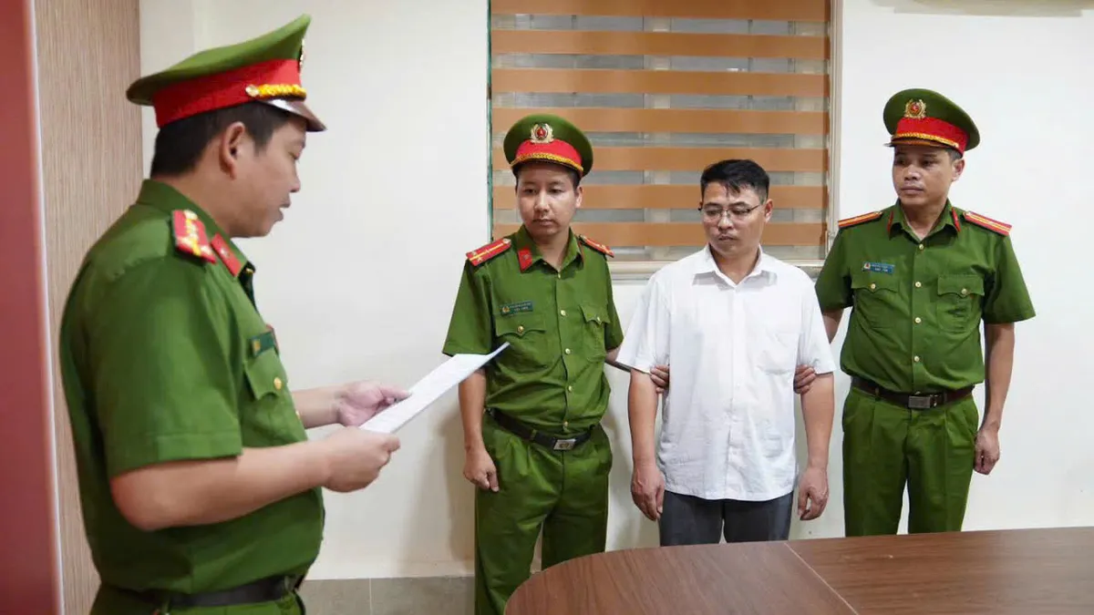 Ph&uacute; Thọ: Lập 26 phương &aacute;n vườn ươm khống, khai th&aacute;c tr&aacute;i ph&eacute;p gần 387.000 m&sup3; đất B&iacute; thư, Chủ tịch x&atilde; bị khởi tố - Ảnh 2.