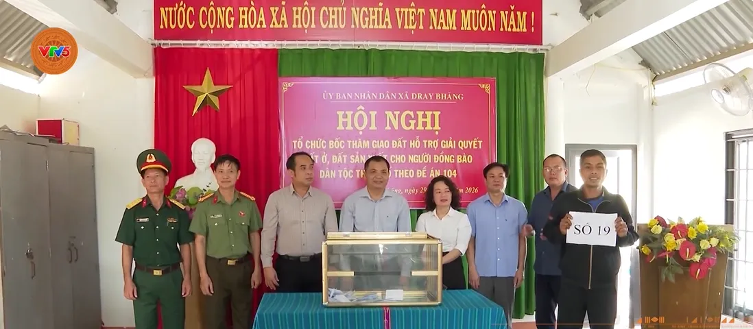 Tạo nền tảng an cư từ chính sách hỗ trợ đất cho đồng bào dân tộc thiểu số - Ảnh 1.
