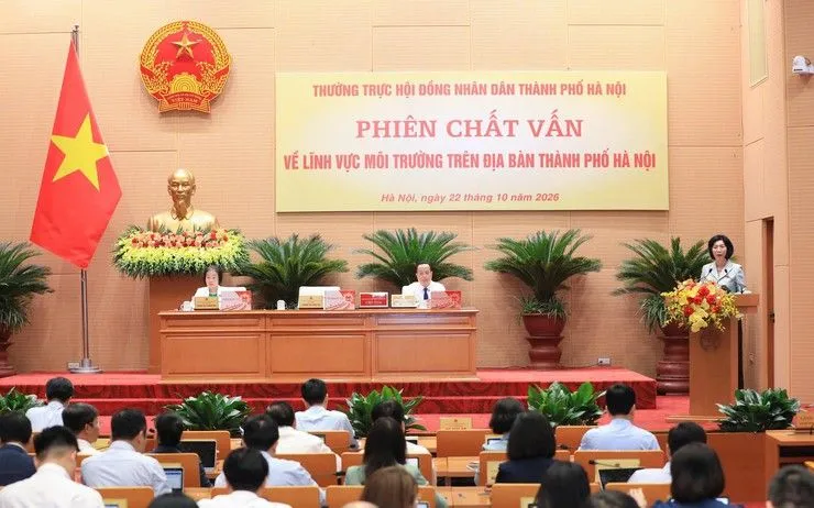 Chủ tịch HĐND thành phố Hà Nội Phùng Thị Hồng Hà phát biểu khai mạc phiên chất vấn.