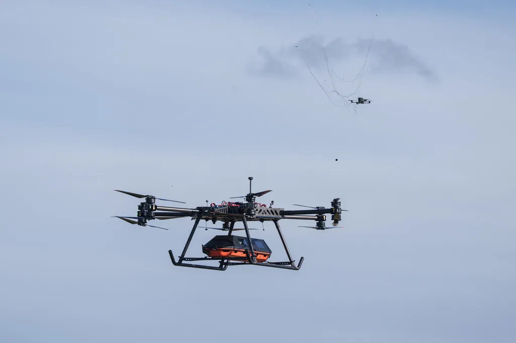 Nga tuy&ecirc;n bố đ&aacute;nh chặn h&agrave;ng trăm UAV hướng về thủ đ&ocirc; Moscow- Ảnh 1.