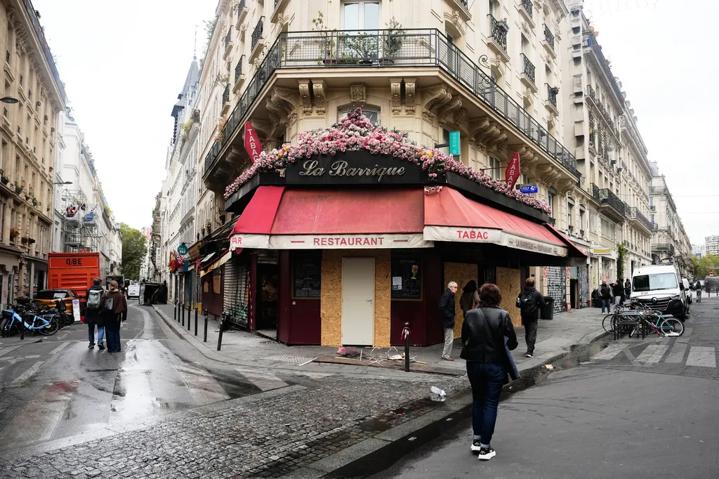 Ph&aacute;p ban h&agrave;nh lệnh cấm biểu t&igrave;nh tại thủ đ&ocirc; Paris- Ảnh 3.