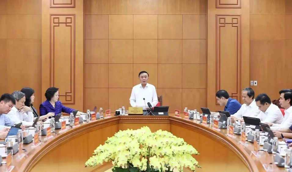 Tạo chuyển biến thực chất trong chăm sóc sức khỏe nhân dân - Ảnh 1.