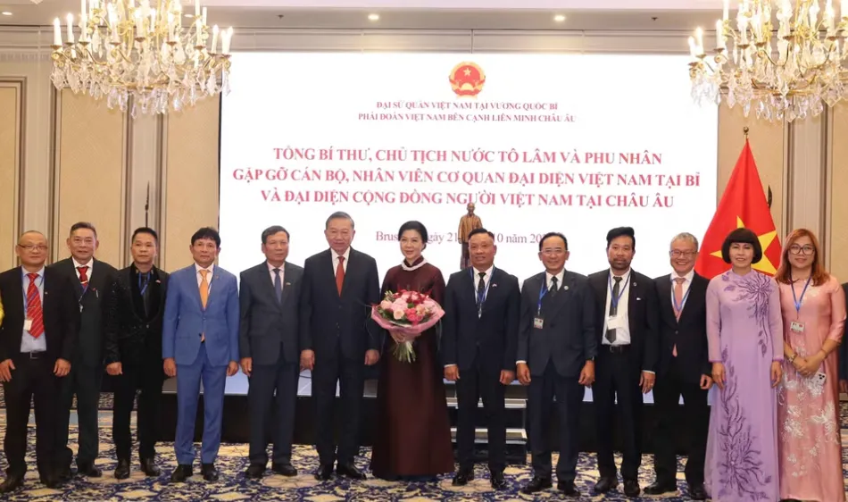 Tổng Bí thư, Chủ tịch nước Tô Lâm gặp đại diện cộng đồng người Việt Nam tại châu Âu - Ảnh 5.